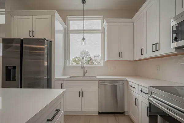 $2,100 | 918 St Clair Street, Unit B, Houston, TX 77088