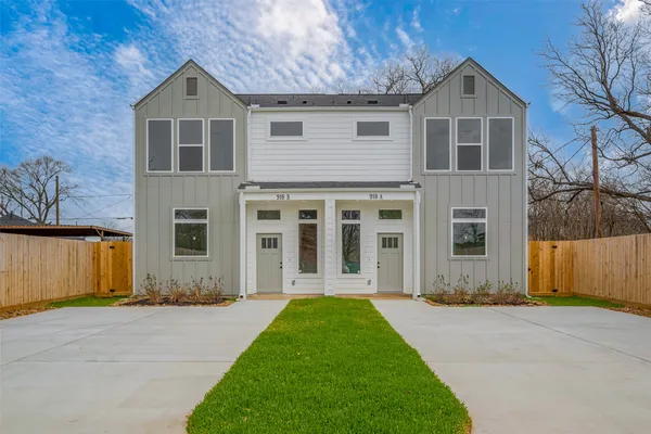 $2,100 | 918 St Clair Street, Unit B, Houston, TX 77088