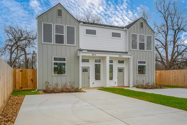 $2,100 | 918 St Clair Street, Unit B, Houston, TX 77088