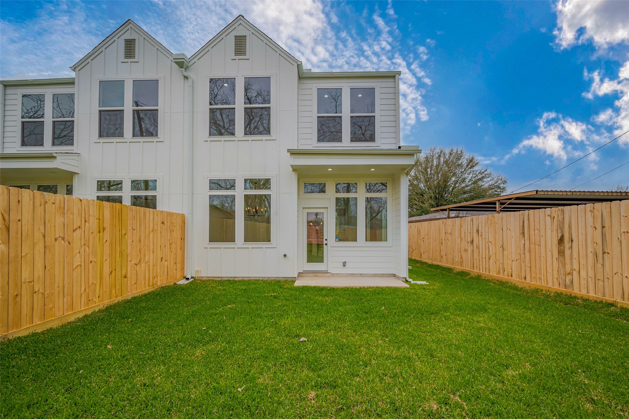 918 St Clair Street, Unit B Houston, TX 77088 - Photo 35 of 35 a front view of a house with a garden