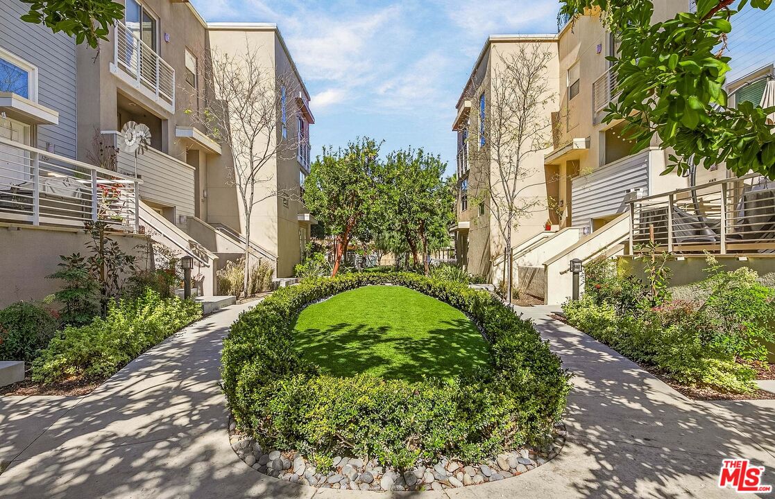 692 Colorado Circle Carson, CA 90745 - Photo 25 of 35 a view of a multi story building