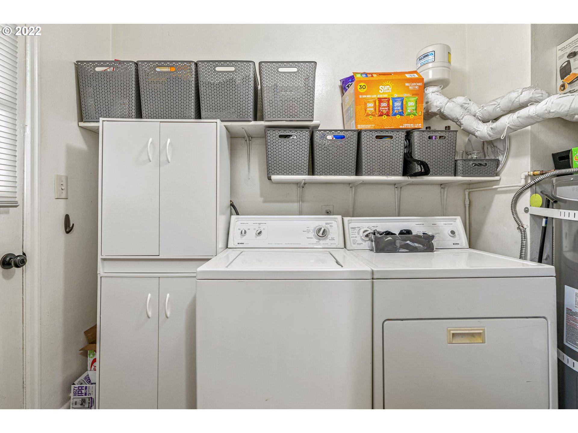 1057 17th Avenue Longview, WA 98632 - Photo 16 of 30 a utility room with dryer and washer