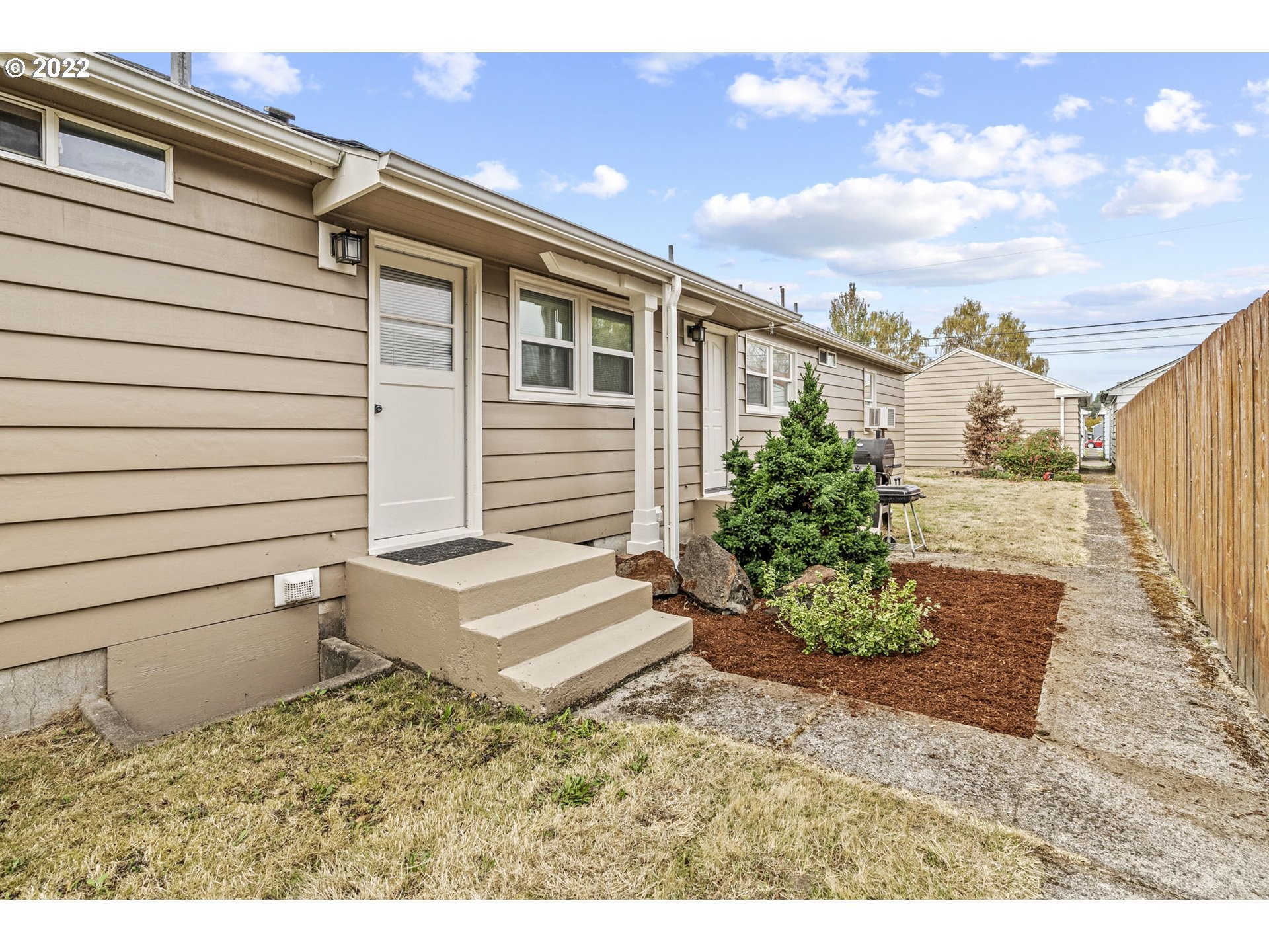 1057 17th Avenue Longview, WA 98632 - Photo 30 of 30 a view of outdoor space and yard