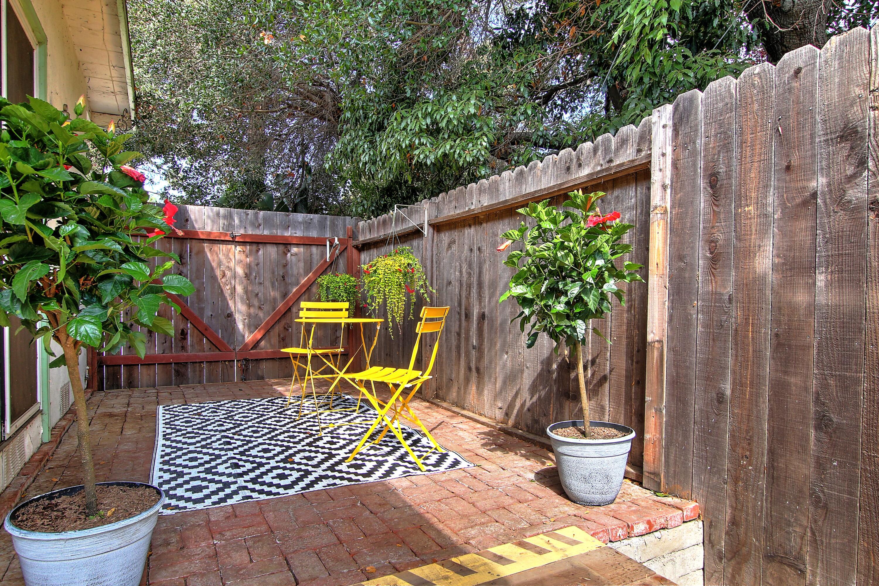 2708 Vernon Road Santa Barbara, CA 93105 - Photo 12 of 18 Side patio