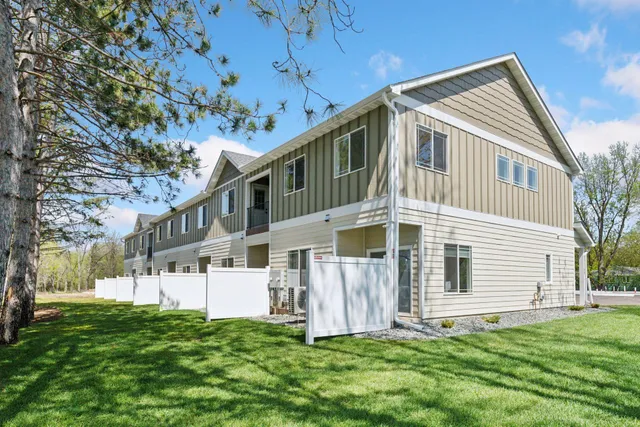 $305,000 | 425 West 8th Street, Unit 24, New Richmond, WI 54017