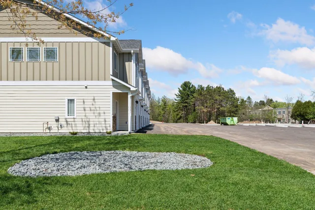 $305,000 | 425 West 8th Street, Unit 24, New Richmond, WI 54017