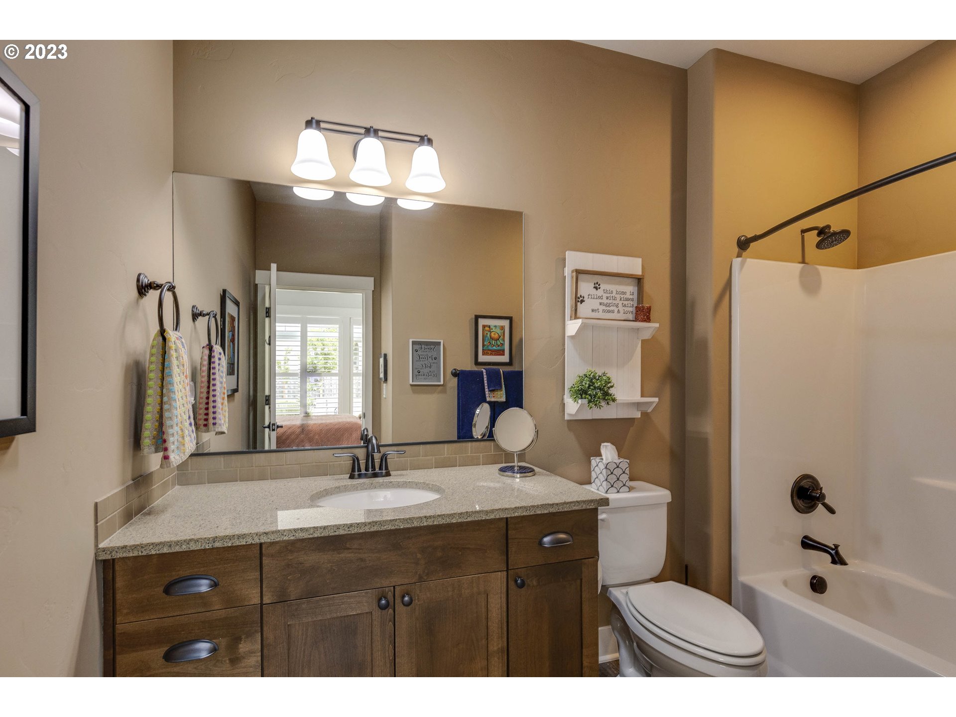 4066 Spooner Street South Salem, OR 97302 - Photo 22 of 31 Attached Bathroom #2