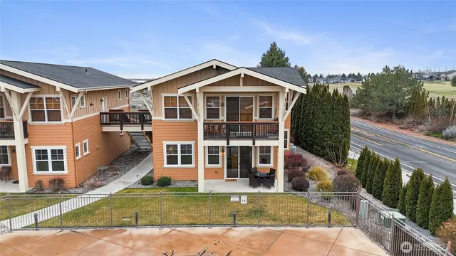 $349,950 | 4395 Westshore Drive Northeast, Unit 102, Moses Lake, WA 98837