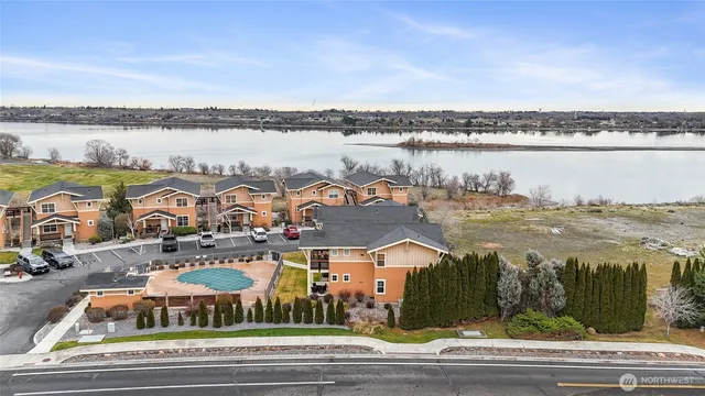 $349,950 | 4395 Westshore Drive Northeast, Unit 102, Moses Lake, WA 98837