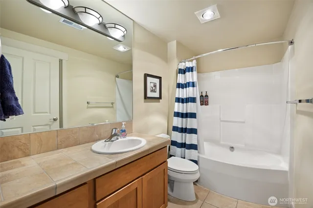 $349,950 | 4395 Westshore Drive Northeast, Unit 102, Moses Lake, WA 98837