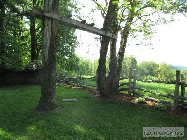 240 Lofty View Road Boone, NC 28607 - Photo 13 of 20 Gallery Image 13