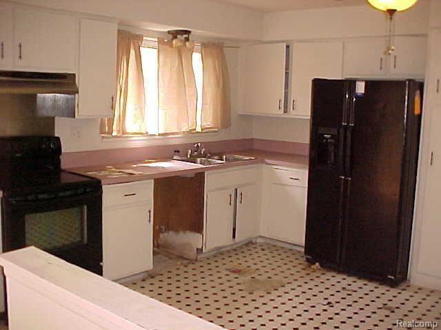 23980 Rockingham Street Southfield, MI 48033 - Photo 10 of 22 kitchen_scene_2