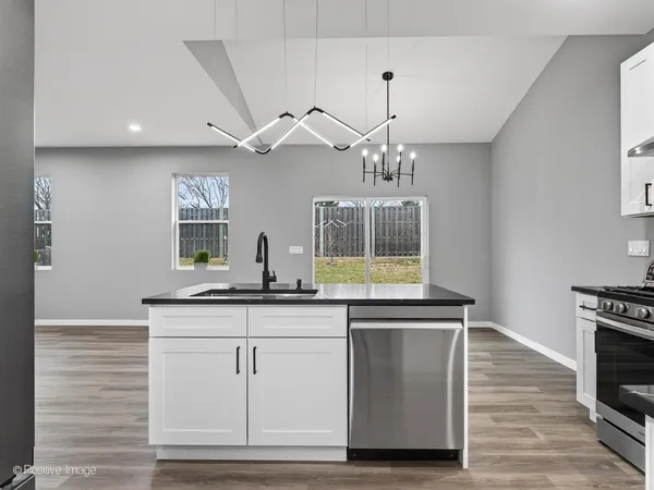 $489,999 | 1390 Merrimac Lane North, Hanover Park, IL 60133