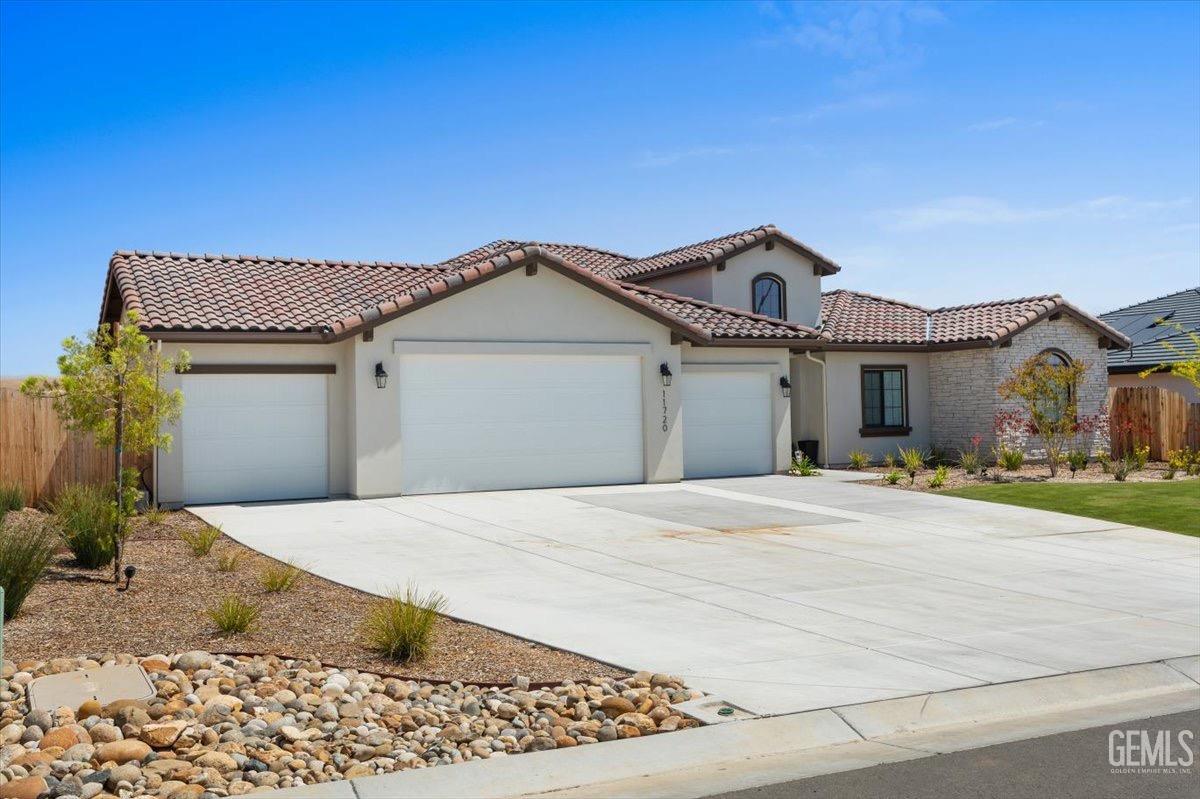 Undisclosed Address Bakersfield, CA 93306 - Photo 6 of 35