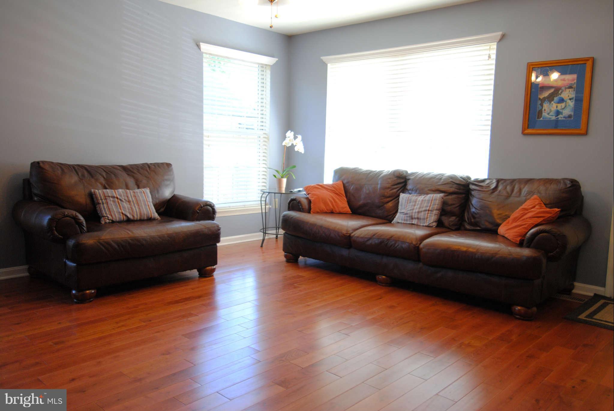 1619 Bentley Road Edgewater, MD 21037 - Photo 5 of 27 Living Room