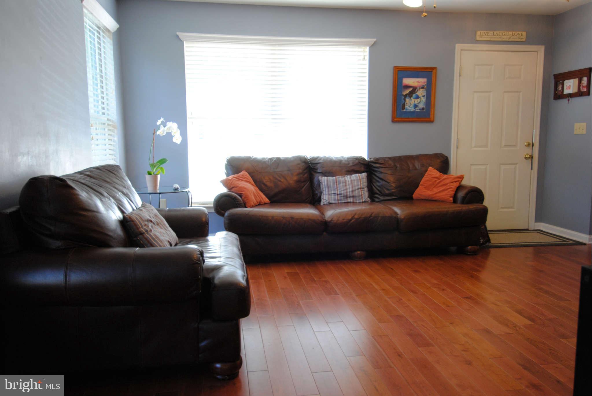 1619 Bentley Road Edgewater, MD 21037 - Photo 6 of 27 Living Room