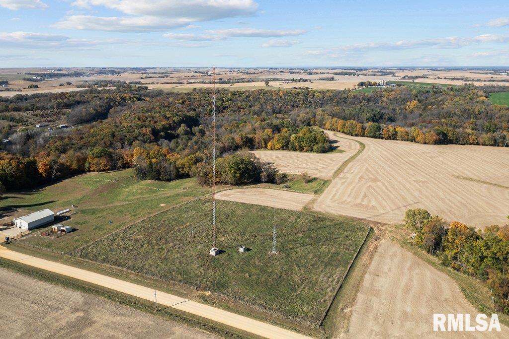 4480 115th Street Clinton, IA 52732 - Photo 1 of 9