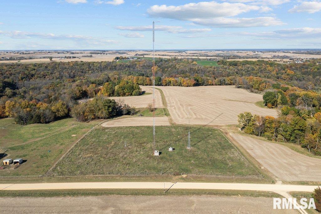 4480 115th Street Clinton, IA 52732 - Photo 3 of 9