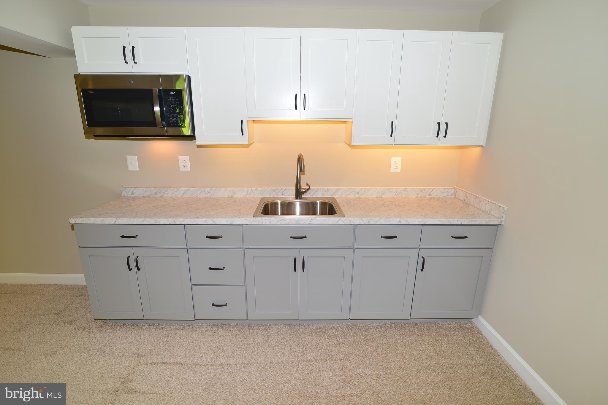 8700 Green Valley Road Union Bridge, MD 21791 - Photo 23 of 40 Enjoy the bar area when entertaining friends.