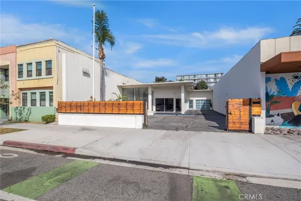 $975,000 | 555 East 3rd Street, Long Beach, CA 90802