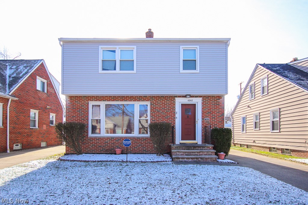 4242 Stonehaven Road Cleveland, OH 44121 - Photo 2 of 35