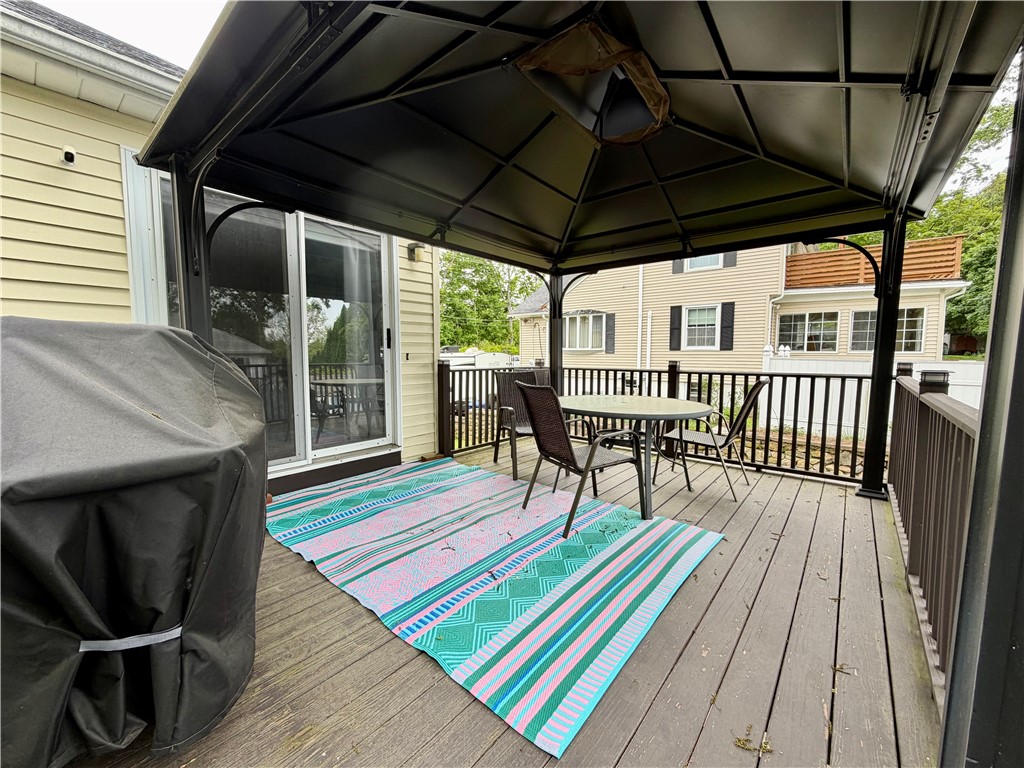 100 Panto Road Warwick, RI 02886 - Photo 3 of 13