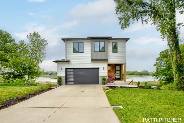 $825,000 | 104 River Hills Drive, Holland, MI 49424