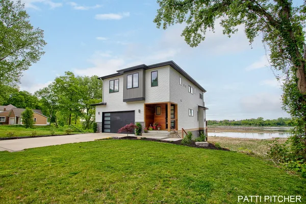 $825,000 | 104 River Hills Drive, Holland, MI 49424