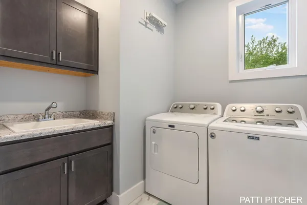 $825,000 | 104 River Hills Drive, Holland, MI 49424