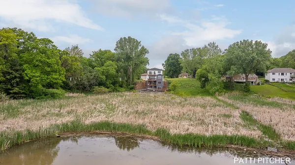 $825,000 | 104 River Hills Drive, Holland, MI 49424
