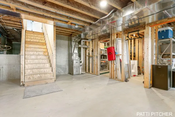 $825,000 | 104 River Hills Drive, Holland, MI 49424