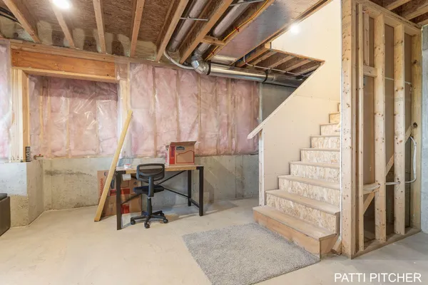 $825,000 | 104 River Hills Drive, Holland, MI 49424