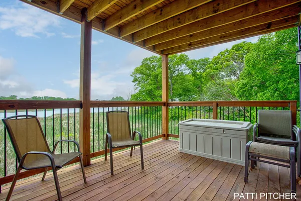 $825,000 | 104 River Hills Drive, Holland, MI 49424