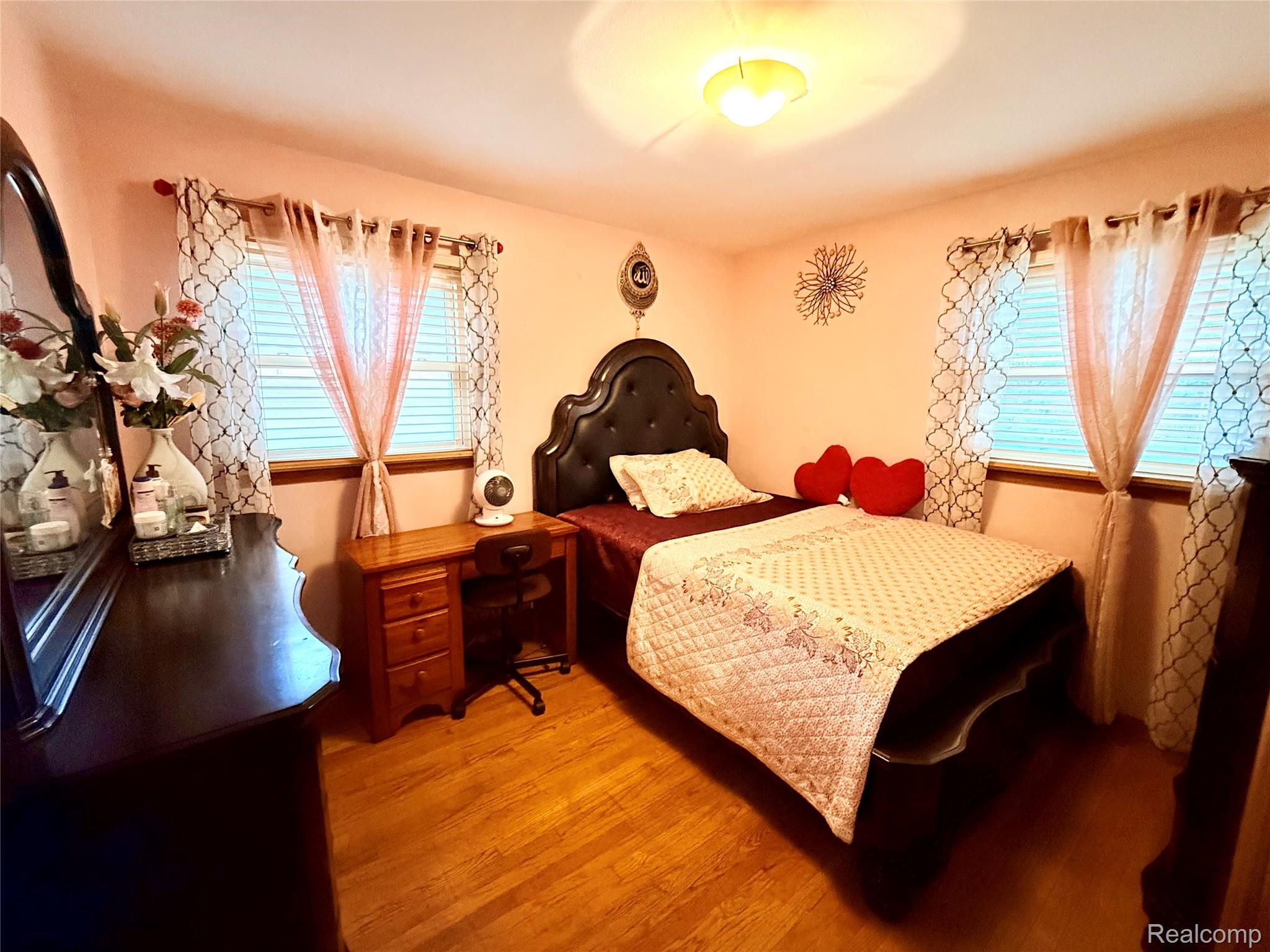 8152 Potomac Street Center Line, MI 48015 - Photo 16 of 39 .