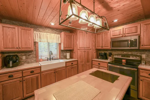 $439,900 | 7119 Freedom Trail, Wabeno, WI 54566