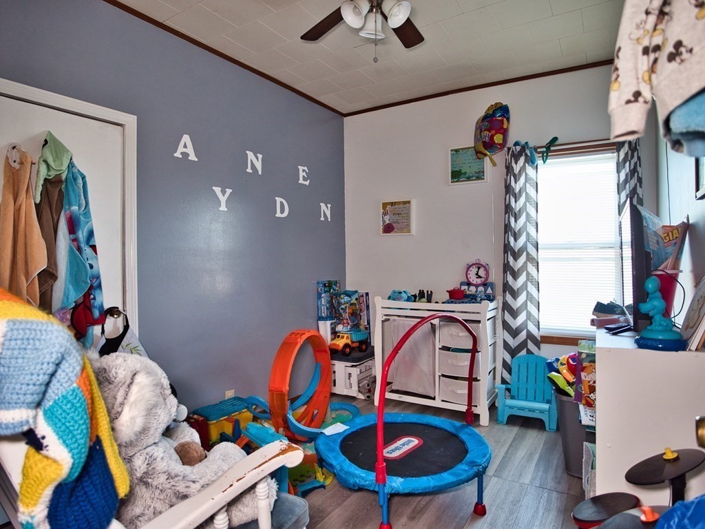 401 Buffinton Street Fall River, MA 02721 - Photo 15 of 23