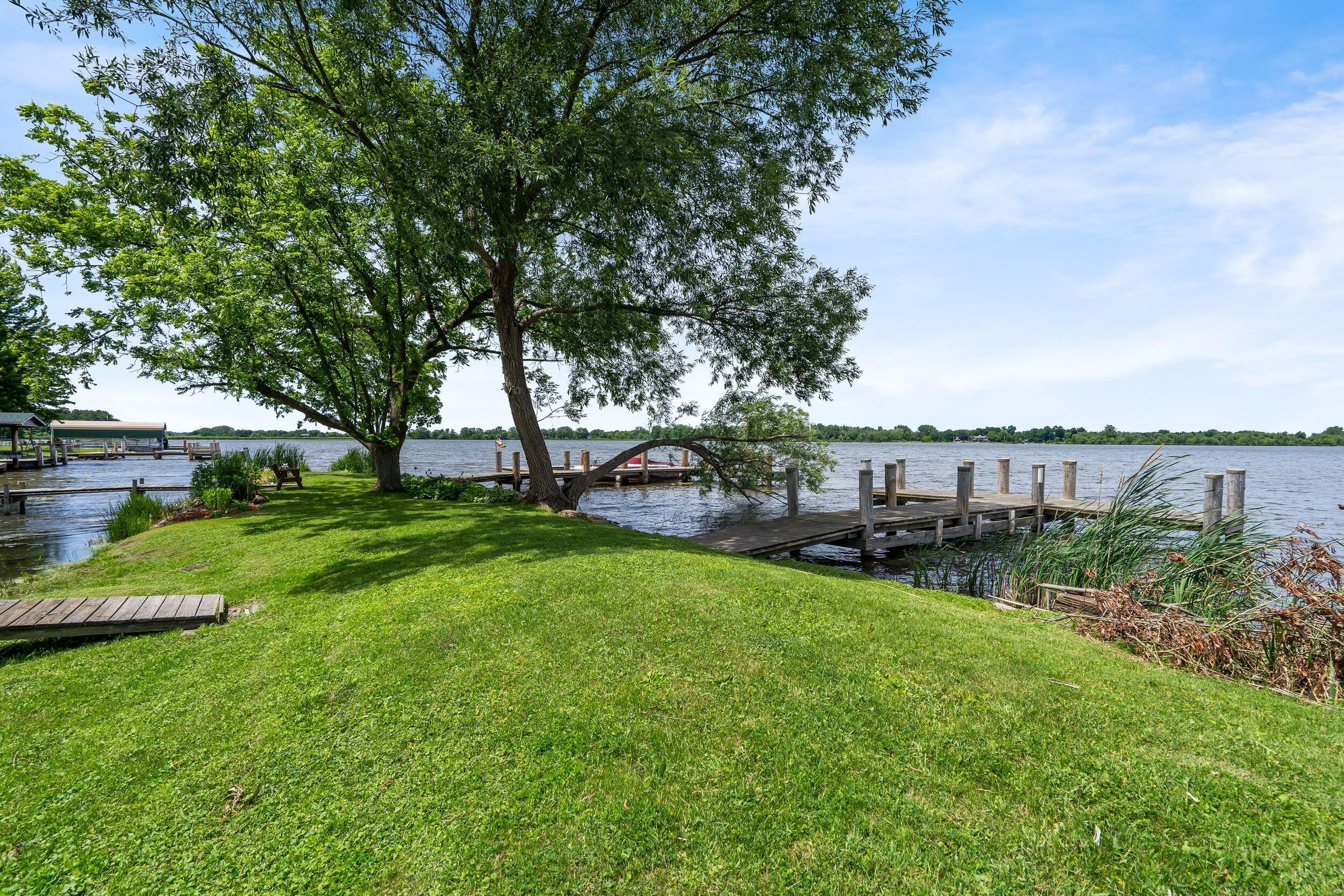 5660 West Reighmoor Road Omro, WI 54963 - Photo 7 of 43 Lake Butte Des Morts