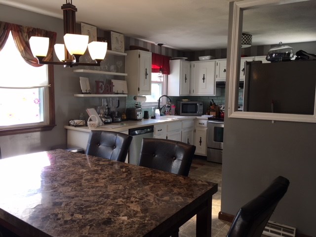 90 Alfred Street Warwick, RI 02889 - Photo 5 of 12 Gallery Image 5