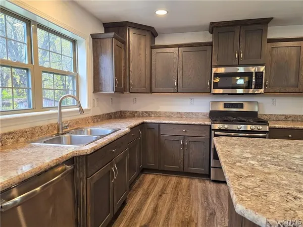 $499,900 | 21 Wedgeworth Drive, West Monroe, NY 13167