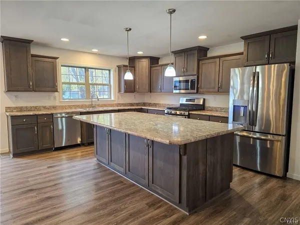 $499,900 | 21 Wedgeworth Drive, West Monroe, NY 13167