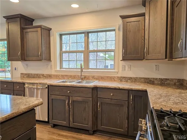 $499,900 | 21 Wedgeworth Drive, West Monroe, NY 13167