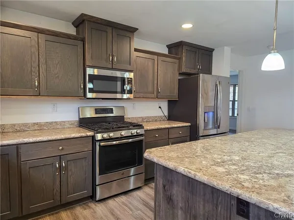 $499,900 | 21 Wedgeworth Drive, West Monroe, NY 13167