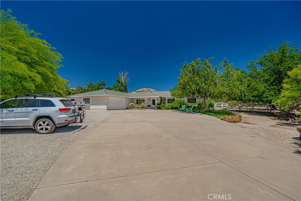 6367 Valley Sage Road Acton, CA 91390 - Photo 6 of 48