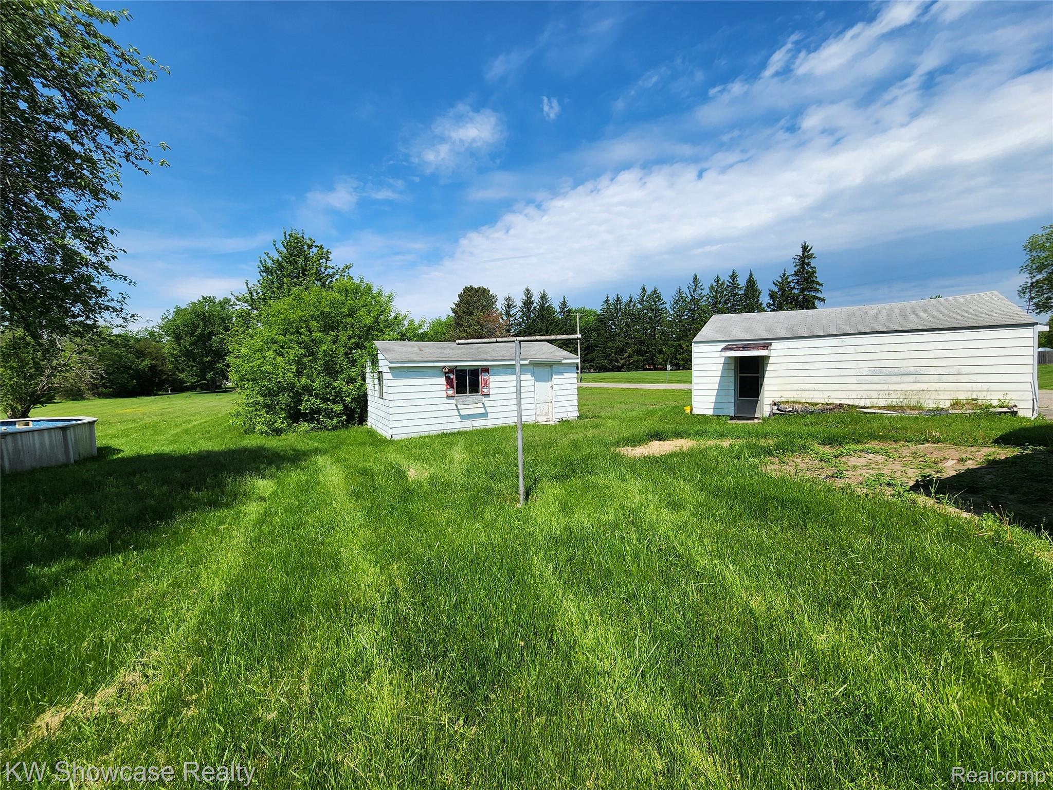 4356 South Vassar Road Burton, MI 48519 - Photo 4 of 42 Out buildings and yard.