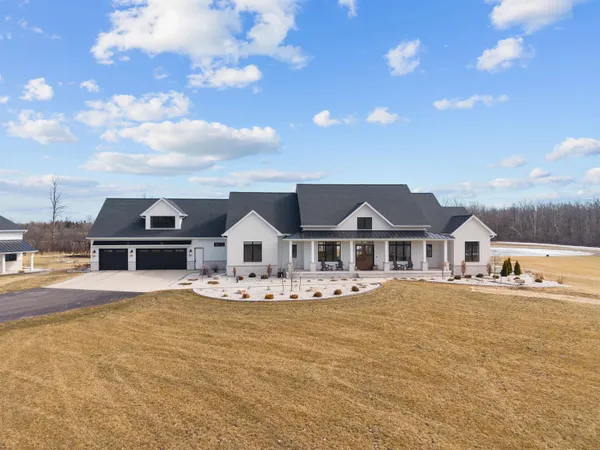 $3,500,000 | W5896 Autumn Hills Parkway, Appleton, WI 54913