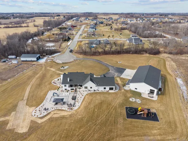 $3,500,000 | W5896 Autumn Hills Parkway, Appleton, WI 54913