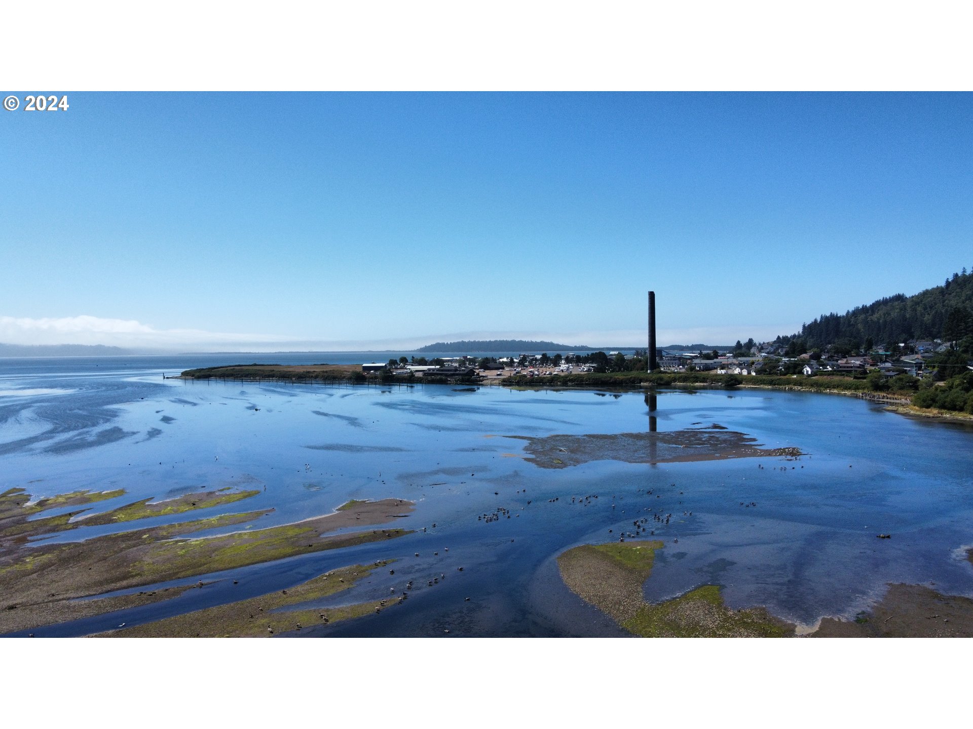 501 Garibaldi Avenue, Unit 7 Garibaldi, OR 97118 - Photo 10 of 25 a black and white photo of a room