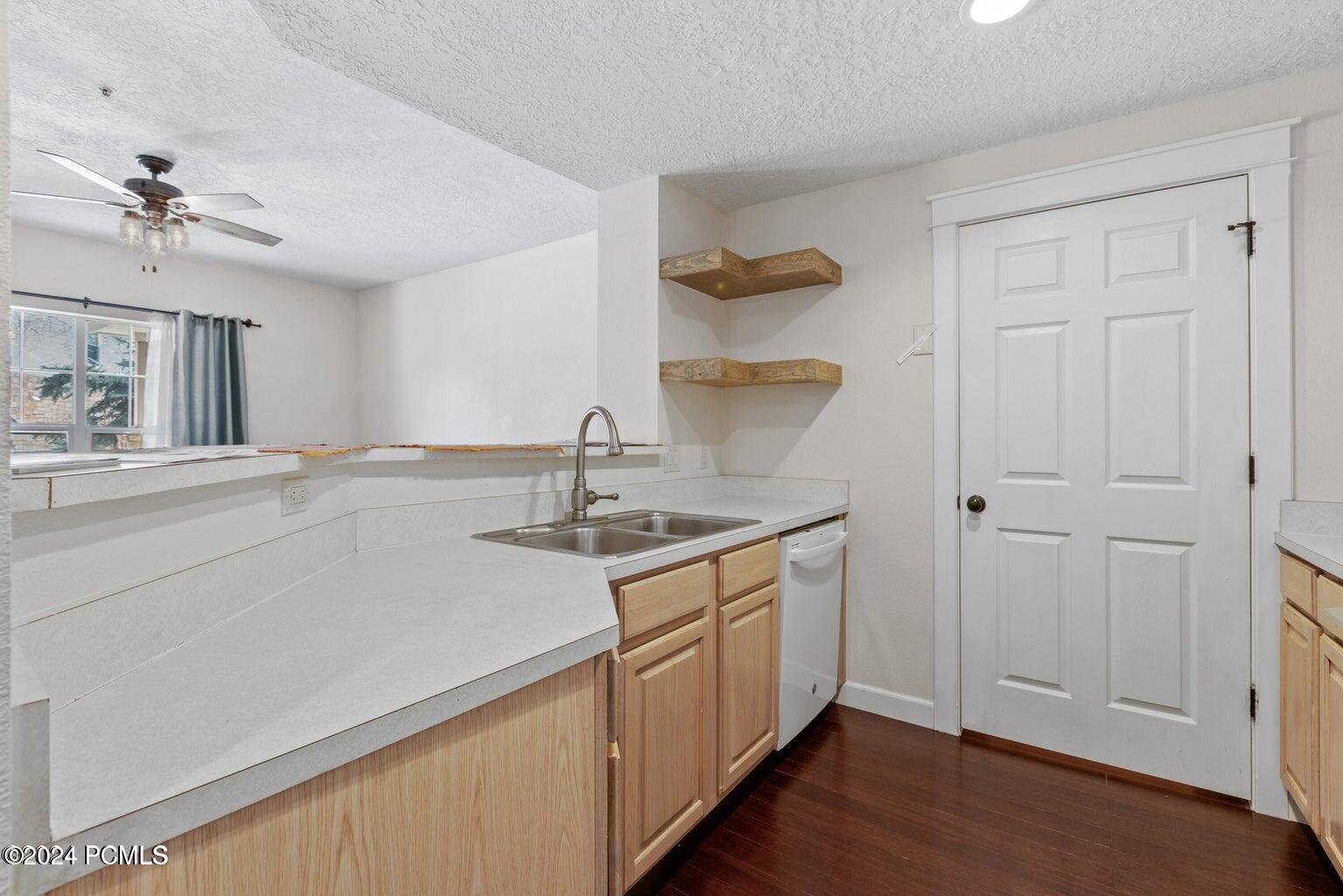 900 Bitner Road, Unit B16 Park City, UT 84098 - Photo 4 of 20