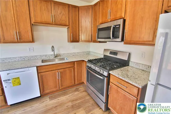 $2,500 | 867 King Way, Breinigsville, PA 18031