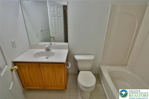 $2,500 | 867 King Way, Breinigsville, PA 18031